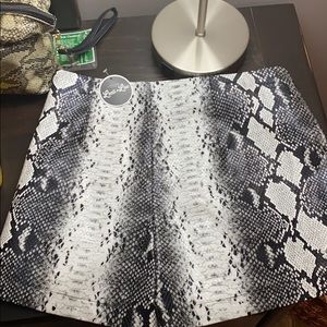 Leeli + Lou, snake skin leather shorts! Size small